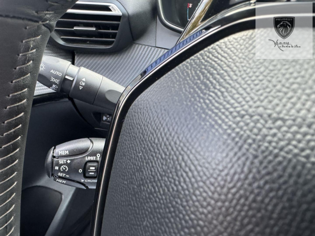 Peugeot e-208 (2) Electrique Allure