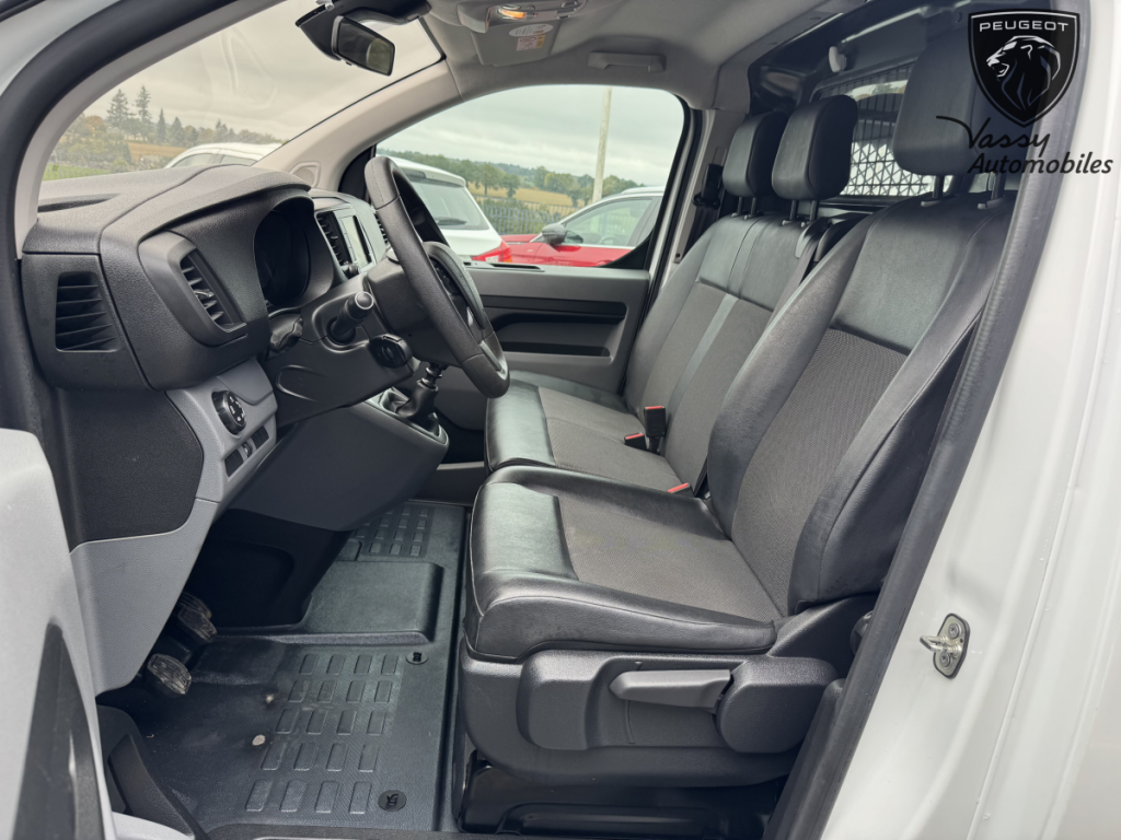 Peugeot Expert (3) 1.5 BLUEHDI 120 S&S STANDARD Asphalt 4 portes  (août 2020)