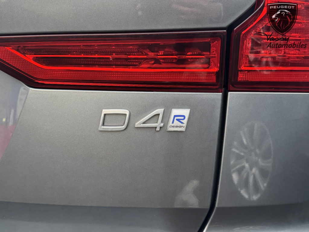 Volvo XC60 (2) D4 190 GearTronic 8 R-Design