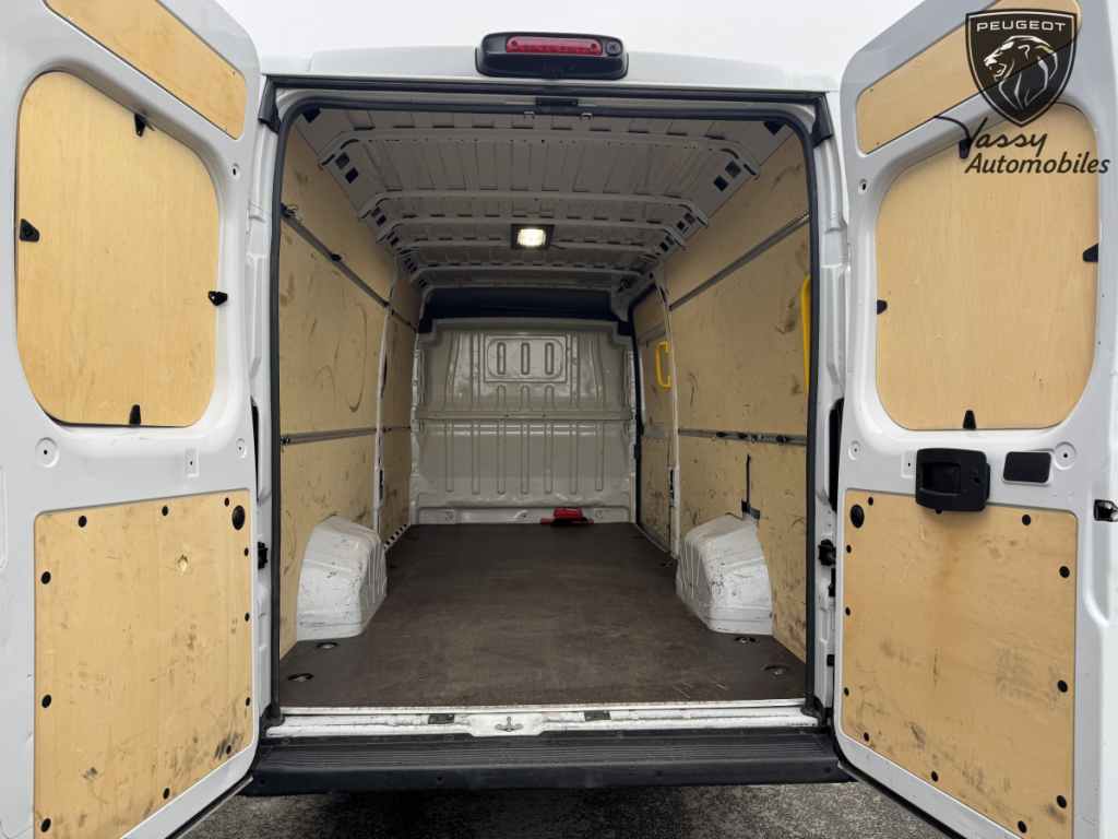 Peugeot Boxer (2) 2.2 180 CH BVA8 3.5T MAXI L4H2
