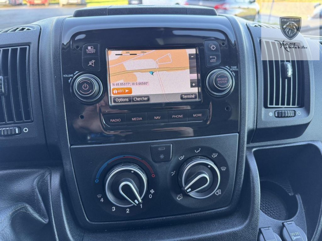 Peugeot Boxer (2) BlueHDi 140 S&S ASPHALT 333 L2H2 4 portes  (nov. 2021)