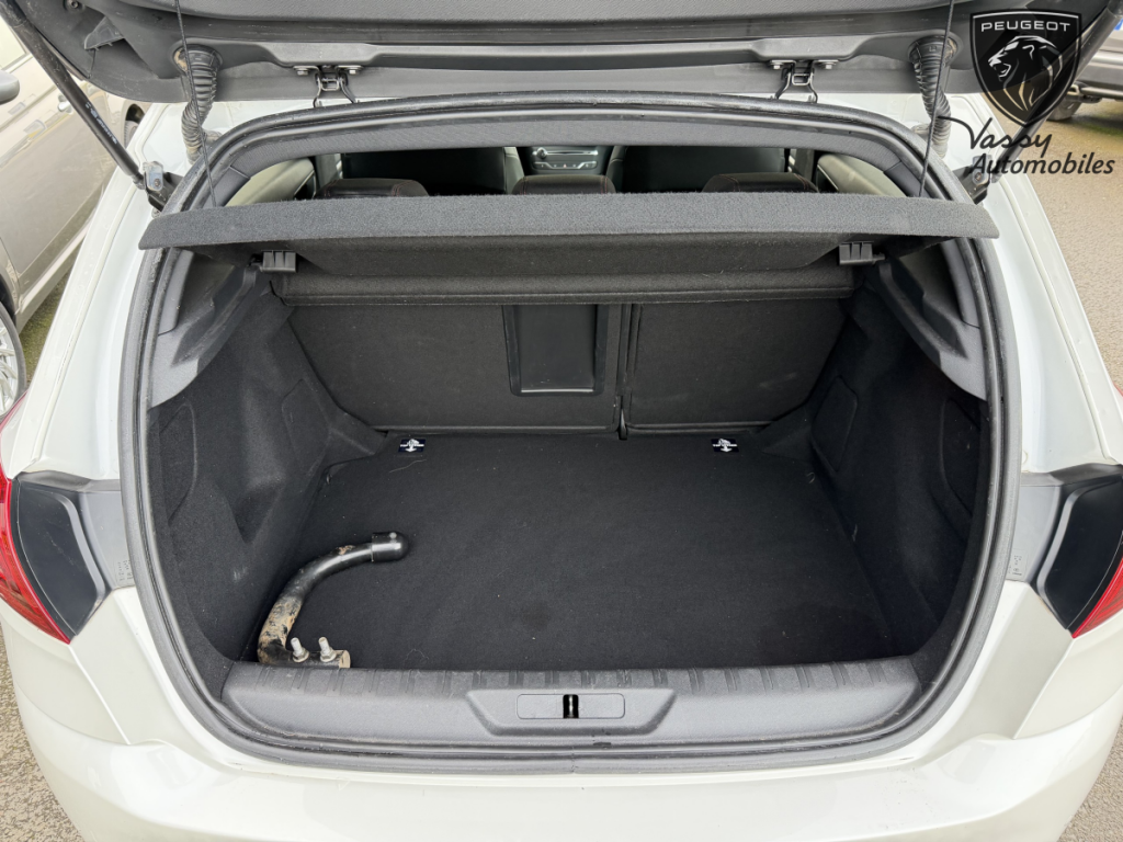 Peugeot 308 (2) Puretech 130 S&S EAT8 GT Line