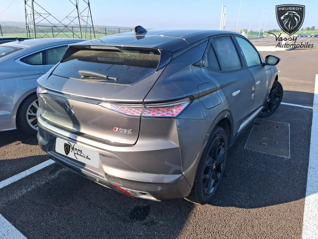 Ds DS 4 (2) 180 EAT8 PERFORMANCE LINE +