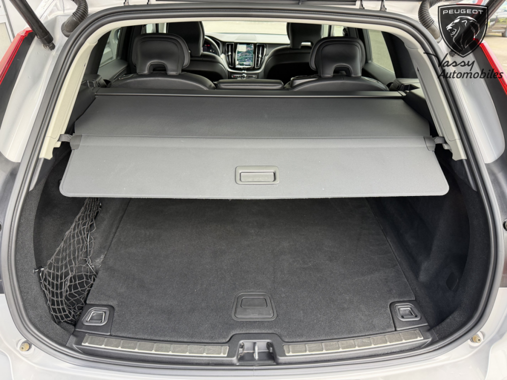 Volvo XC60 (2) B4 197 Geartronic 8 Plus Style Dark