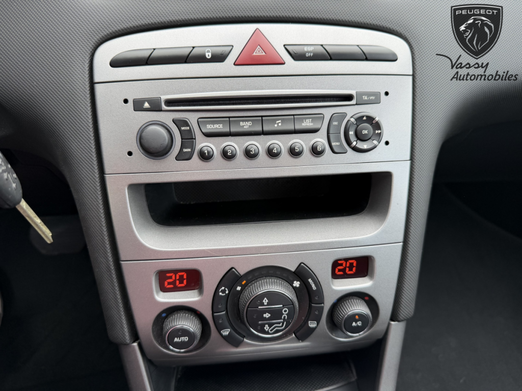 Peugeot 308 1.6 E-HDI BMP6 FAP FELINE BLUE LION