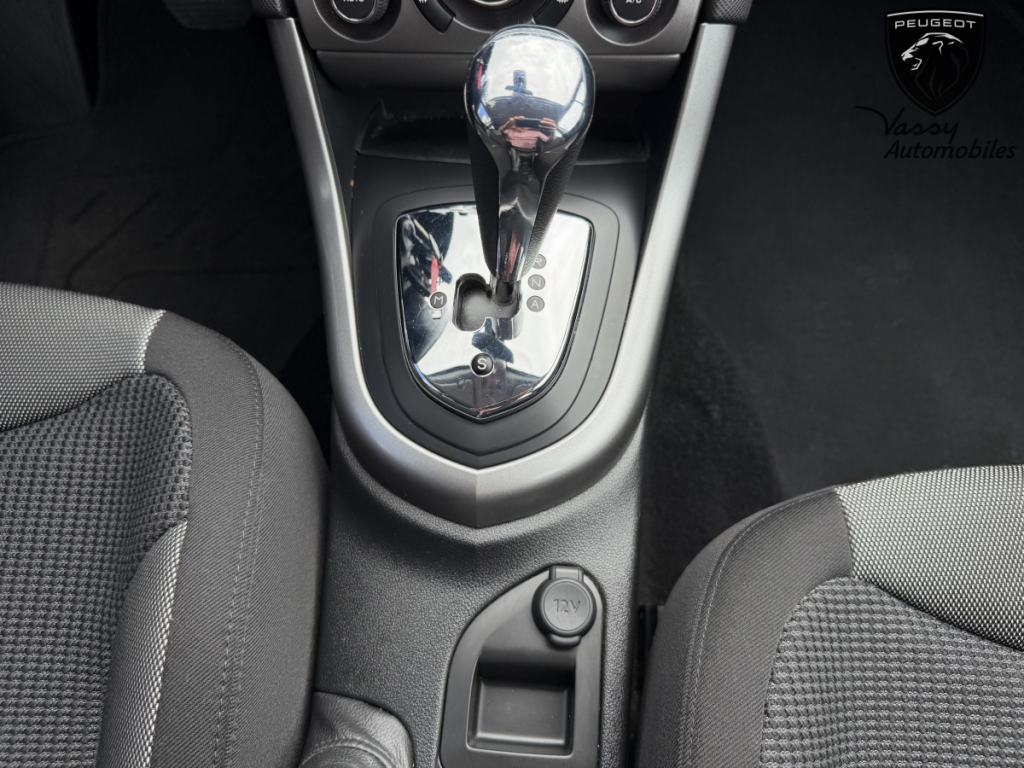 Peugeot 308 1.6 E-HDI BMP6 FAP FELINE BLUE LION