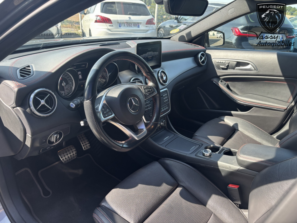 Mercedes Classe GLA GLA 220 d Fascination BVA7 (245)  5 portes  (avril 2016) (co2 115)