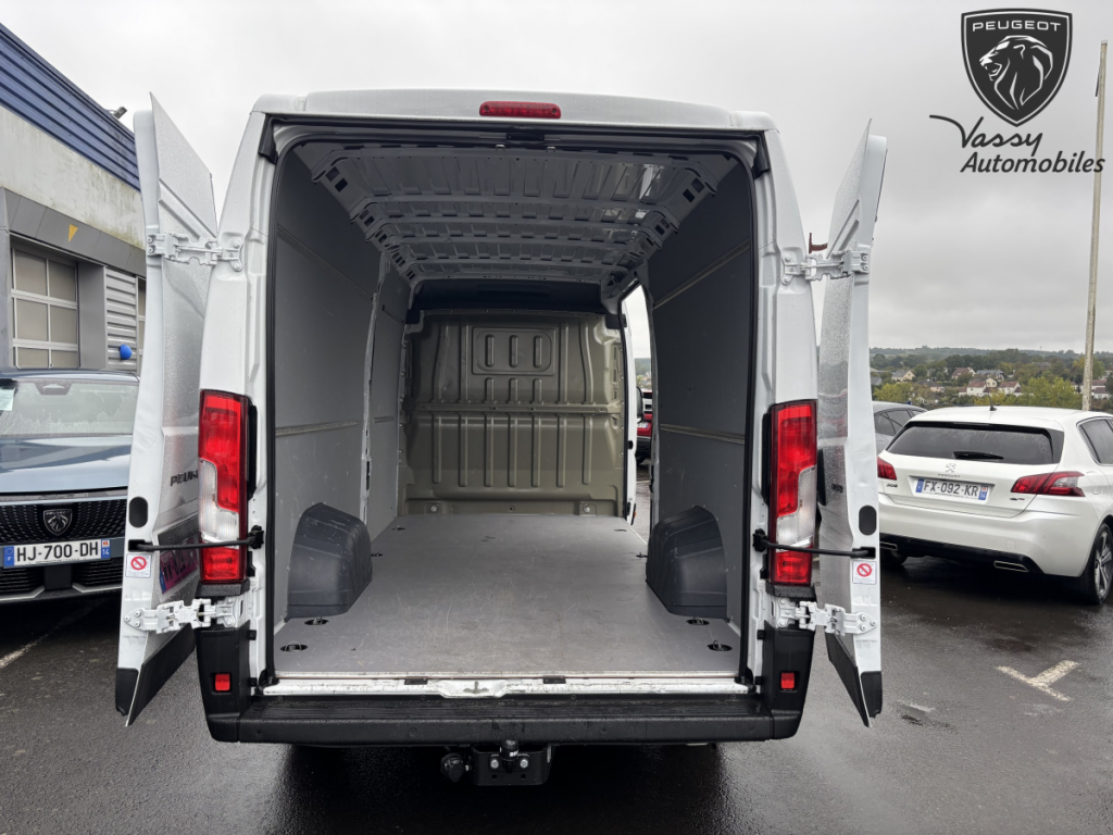 Peugeot Boxer (2) 2.2 180 CH BVA8 3.5T MAXI L4H2